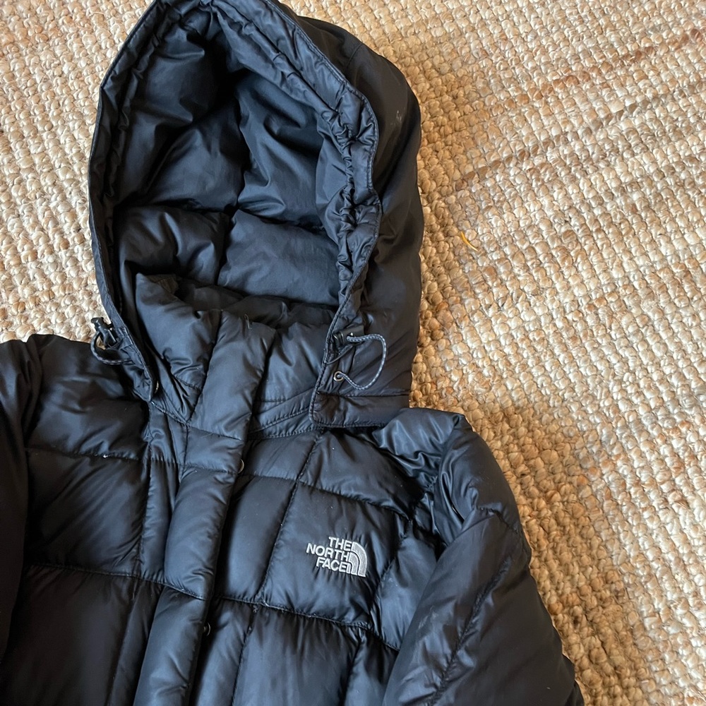 Women's Northface puffer jacket in black